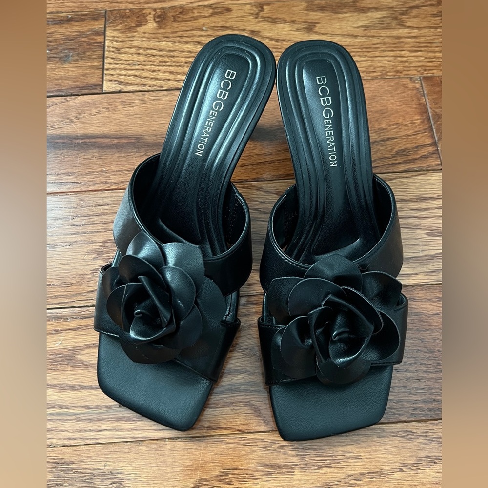BCBGeneration black square-toe mule heels Sz 7.5